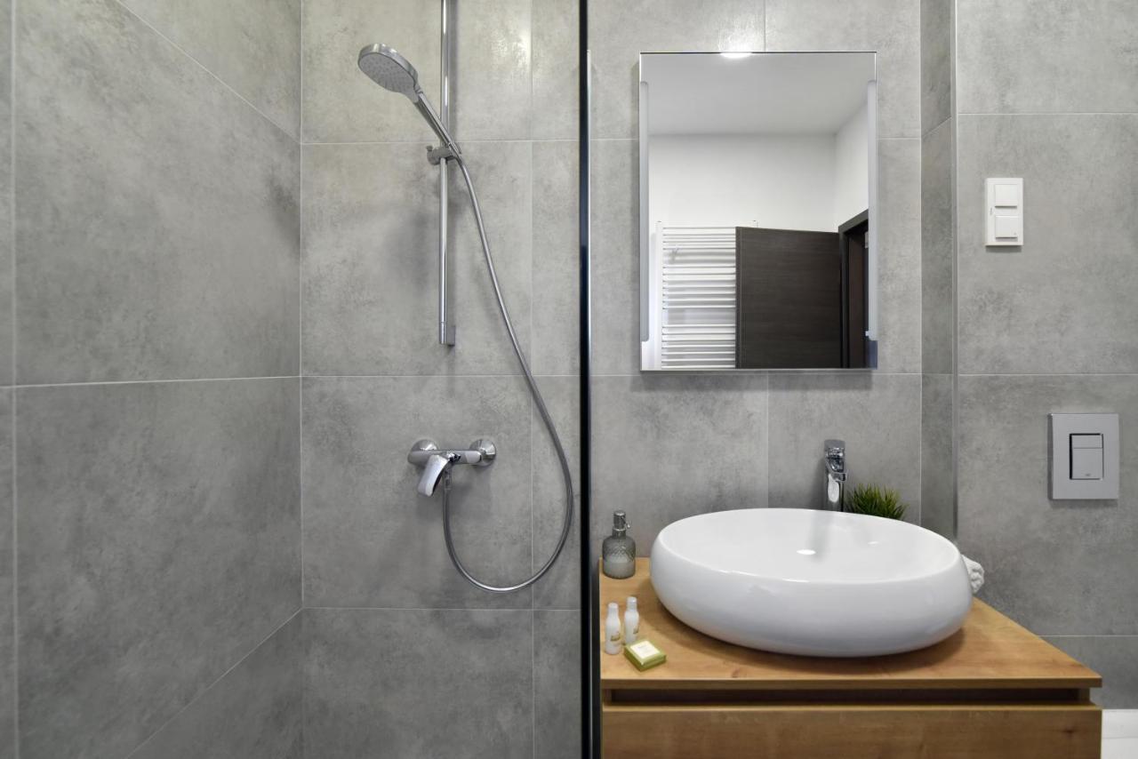 Zrinski Premium Suites & Rooms Zagreb Bagian luar foto
