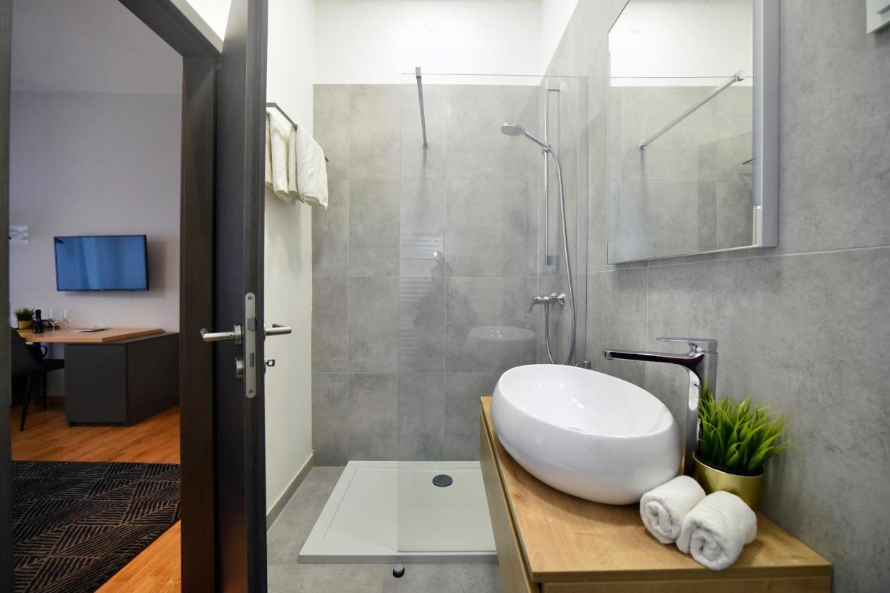 Zrinski Premium Suites & Rooms Zagreb Bagian luar foto